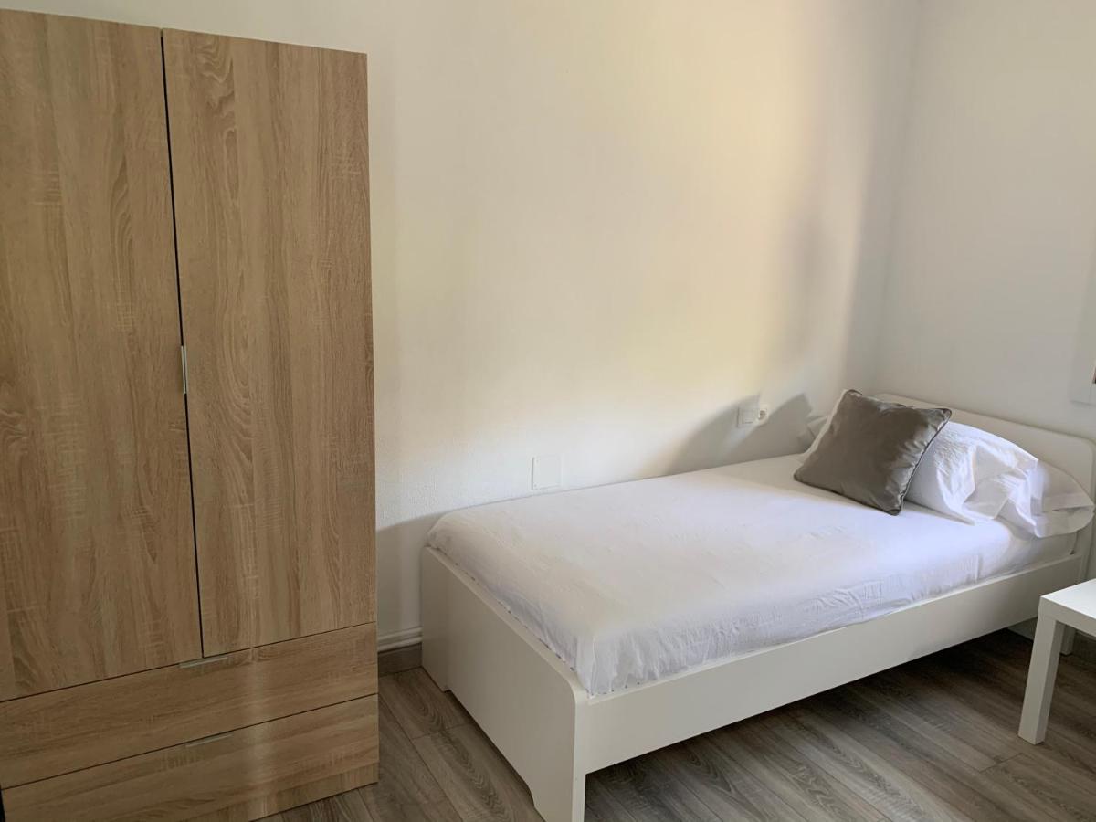 A Casa Vermella Con Jardin A 10 Minutos De Santiago De Compostela Apartment Ortono Exterior foto