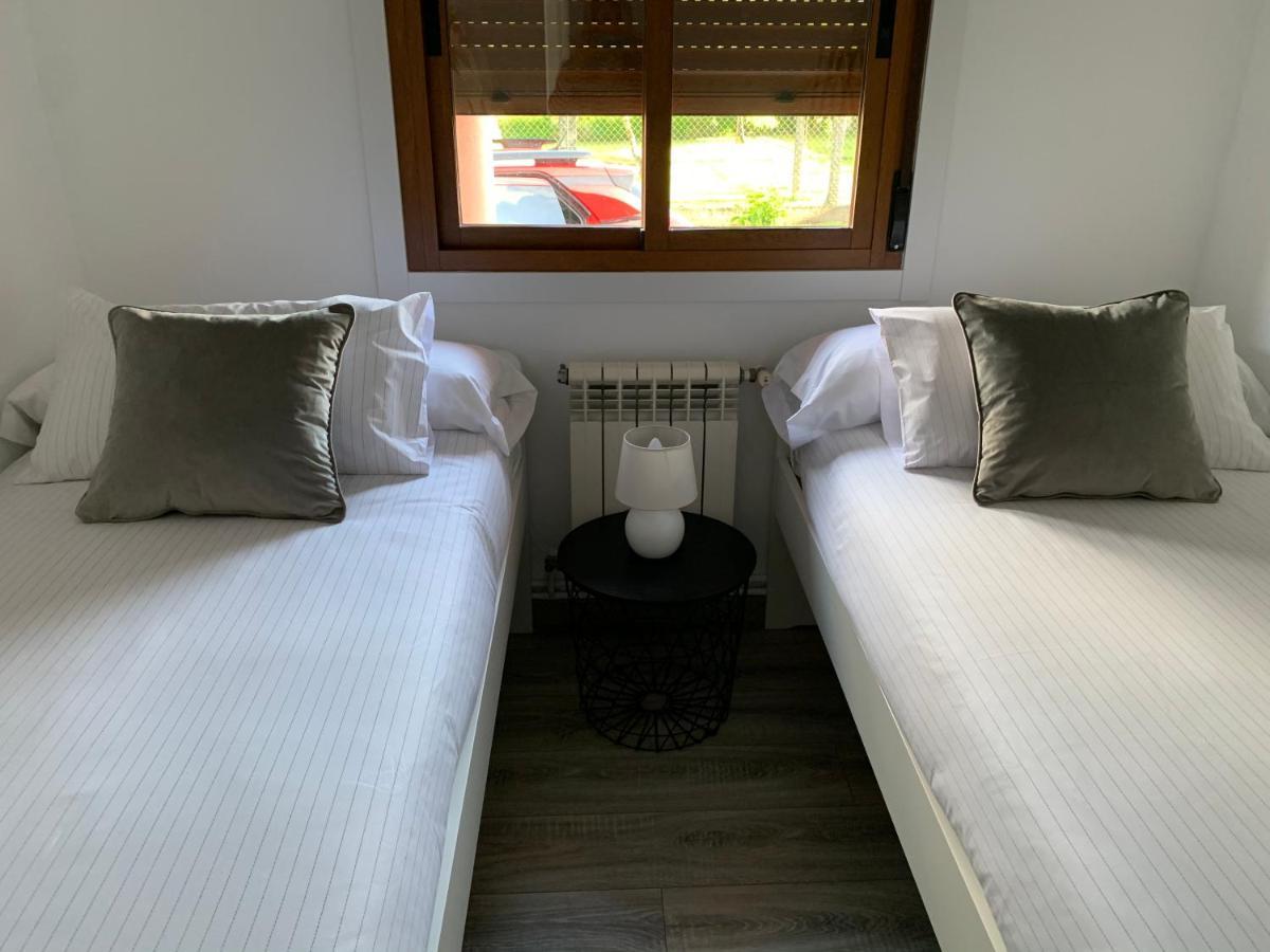 A Casa Vermella Con Jardin A 10 Minutos De Santiago De Compostela Apartment Ortono Exterior foto