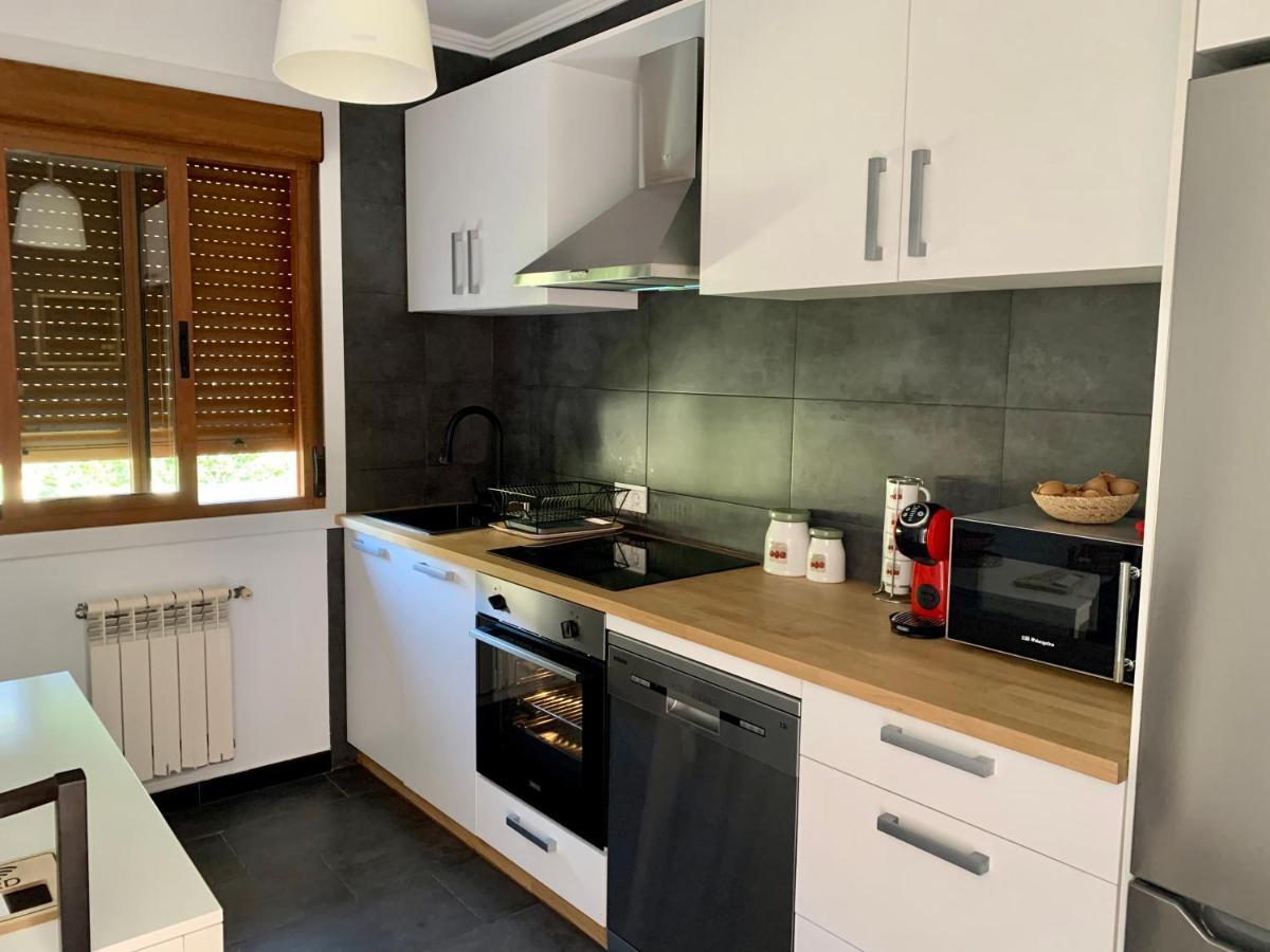 A Casa Vermella Con Jardin A 10 Minutos De Santiago De Compostela Apartment Ortono Exterior foto
