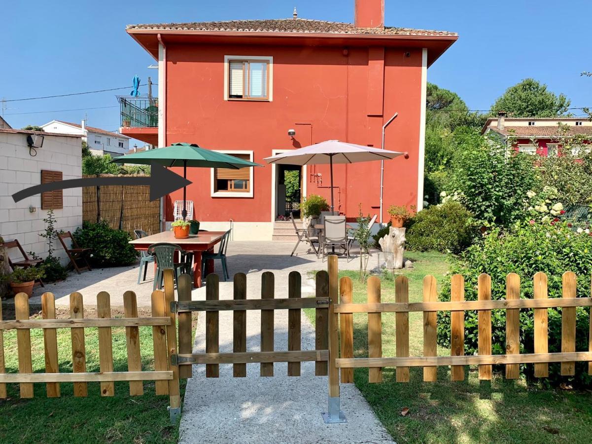 A Casa Vermella Con Jardin A 10 Minutos De Santiago De Compostela Apartment Ortono Exterior foto