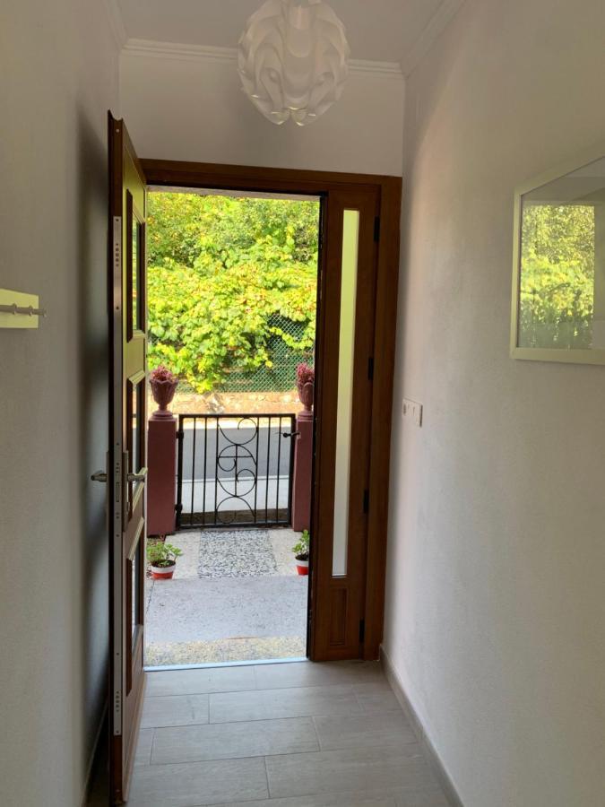 A Casa Vermella Con Jardin A 10 Minutos De Santiago De Compostela Apartment Ortono Exterior foto